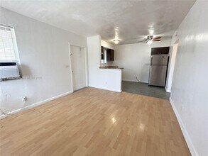 661 NE 86th St in Miami, FL - Building Photo - Building Photo