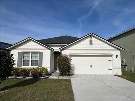 1143 Cambridge Dr in Winter Haven, FL - Building Photo