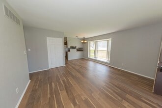 18049 Crownhill Dr, Unit A in South Bend, IN - Building Photo - Building Photo