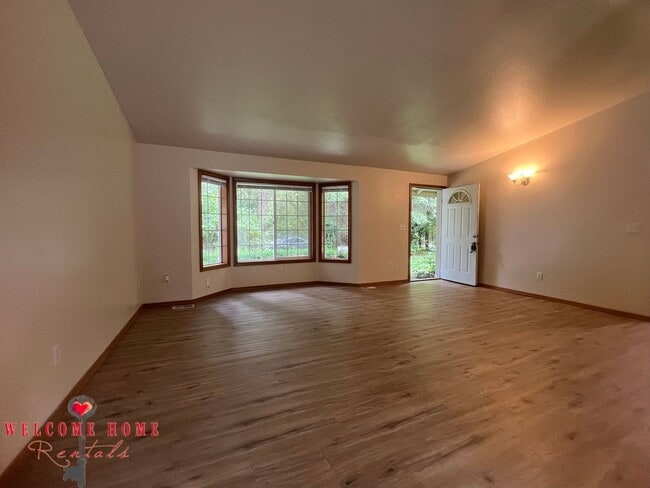 property at 17819 Upland Dr SE