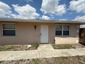 905 9th St in West Palm Beach, FL - Building Photo - Building Photo