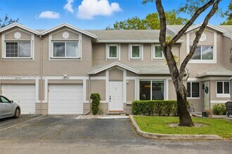 12153 SW 49th Ct in Cooper City, FL - Building Photo - Building Photo