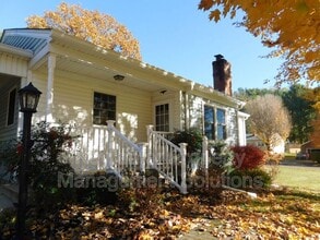 201 Robinhood Rd in Staunton, VA - Building Photo - Building Photo
