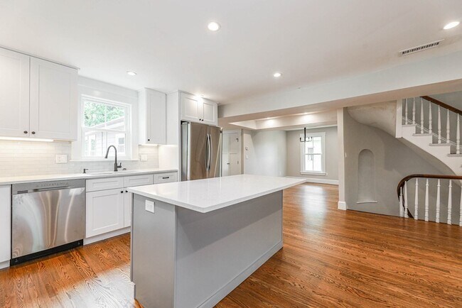 52 Maple St in Boston, MA - Building Photo - Building Photo