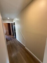 221-29 106th Ave in Queens, NY - Foto de edificio - Building Photo