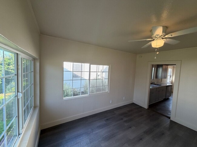 1055 54th St in Sacramento, CA - Building Photo - Building Photo