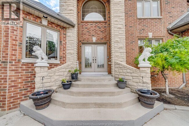 150 Seymour Cres in Windsor, ON - Building Photo - Building Photo