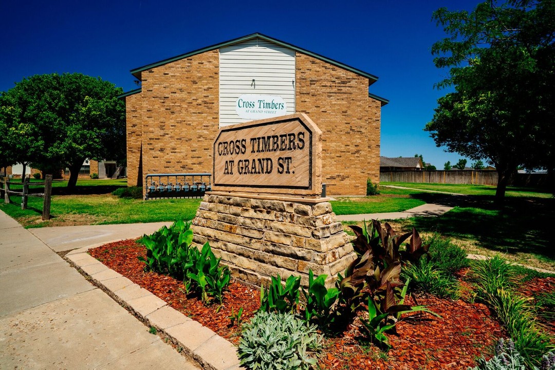 CROSS TIMBERS AT GRAND STREET Photo