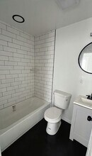 1132 W 8th St, Unit 2nd Floor in Chester, PA - Foto de edificio - Building Photo