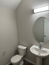 18 Sand Ridge Ct in Lebanon, OR - Building Photo - Building Photo