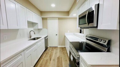 4030 Belle Park Dr in Houston, TX - Building Photo - Building Photo