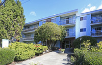 La Playa Vista in White Rock, BC - Building Photo - Building Photo