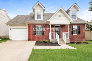 701 Holland Ridge Dr in La Vergne, TN - Building Photo