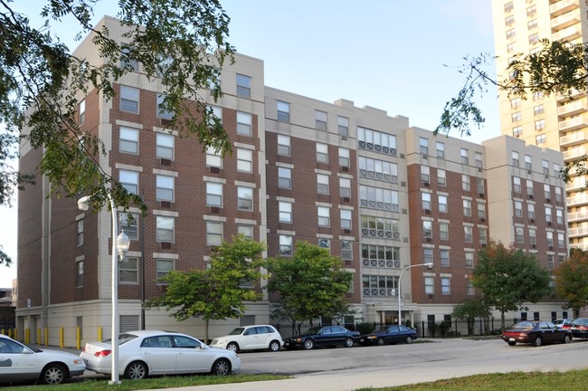 Senior Suites of South Shore in Chicago, IL - Building Photo - Building Photo