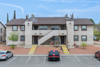 Paseo Park Apartments in El Paso, TX - Building Photo - Building Photo