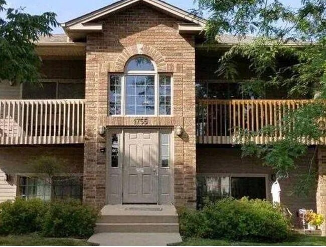 property at 1755 5th St