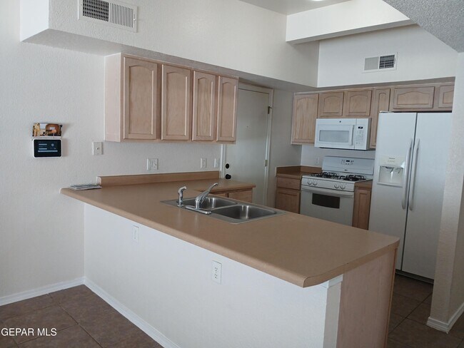 11309 Charles Reynolds Ln in El Paso, TX - Building Photo - Building Photo