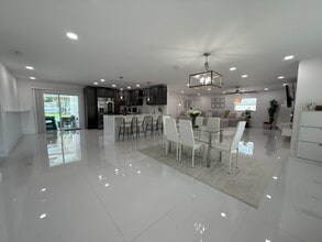 2641 Miranda Way S in St. Petersburg, FL - Building Photo - Building Photo