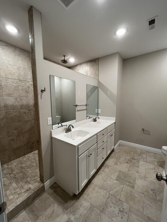 603 Spring Ridge Rd in Warrensburg, MO - Building Photo - Building Photo