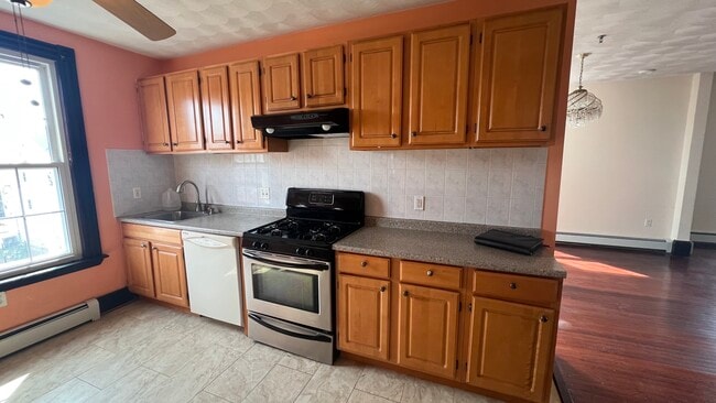15 Locust St, Unit 3