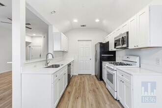 606 Colonial Park Blvd in Austin, TX - Building Photo - Building Photo