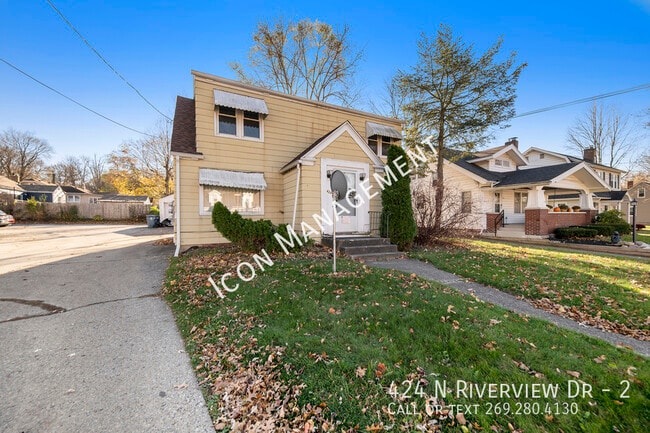 property at 424 N Riverview Dr