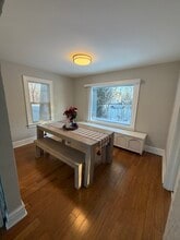 2048 N Sheridan Rd in Waukegan, IL - Foto de edificio - Building Photo