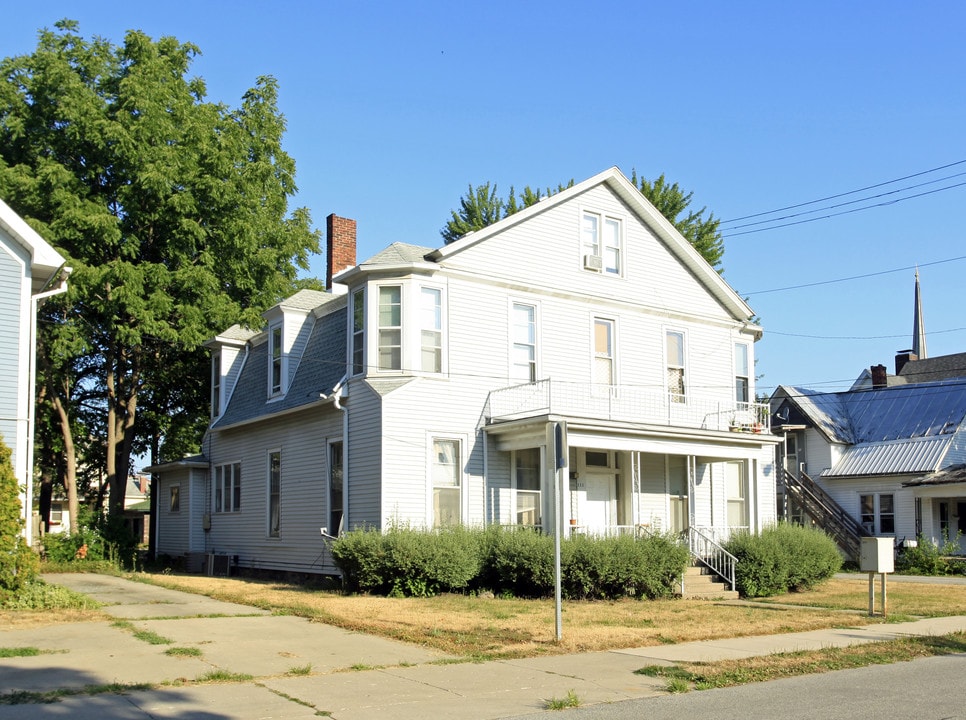 113 S 6th St in Goshen, IN - Building Photo