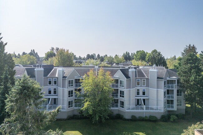7435 Moffatt Rd in Richmond, BC - Building Photo - Primary Photo