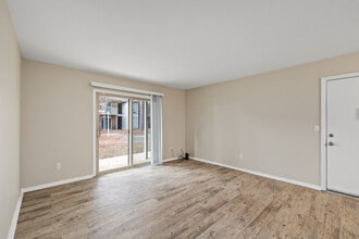 Carriage Hills Apartments in Pensacola, FL - Building Photo - Interior Photo