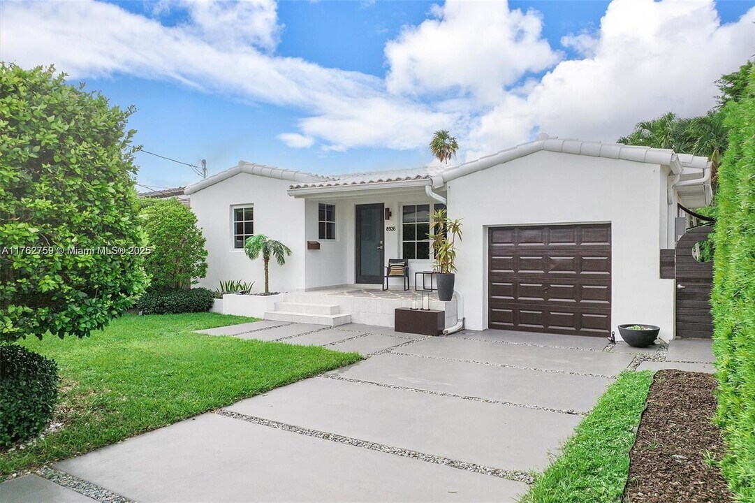 8926 Froude Ave in Surfside, FL - Building Photo
