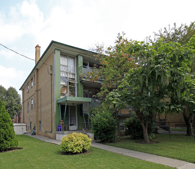 3877-3879 Bathurst St in Toronto, ON - Building Photo - Primary Photo