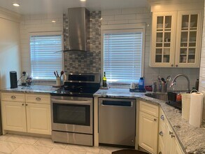 34 Boston Ave, Unit 1 in Somerville, MA - Building Photo - Building Photo