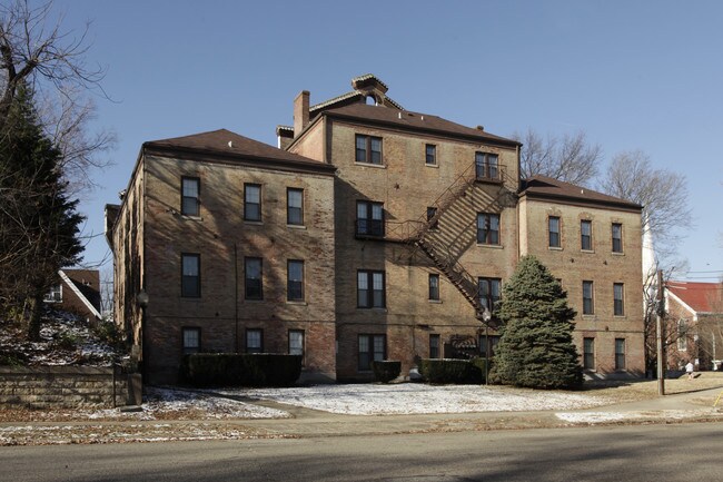 719 Cedar Grove Ter in Louisville, KY - Foto de edificio - Building Photo