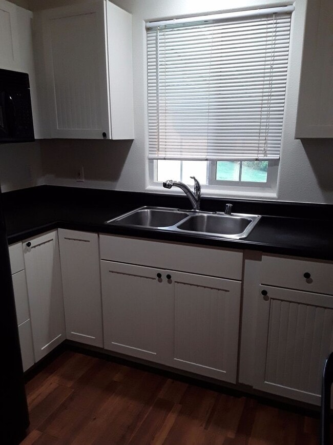 property at 20 Aewa Pl