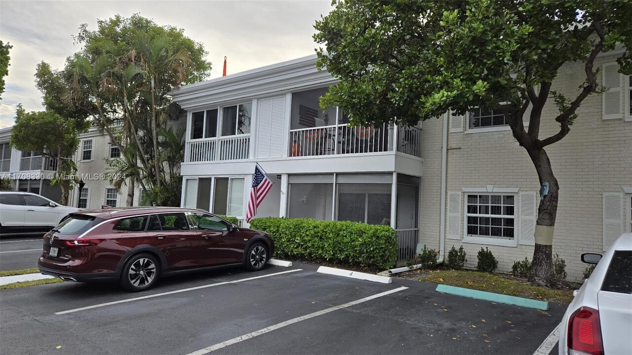 6487 Bay Club Dr in Fort Lauderdale, FL - Building Photo