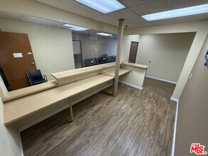 820 N Mountain Ave in Upland, CA - Building Photo - Building Photo