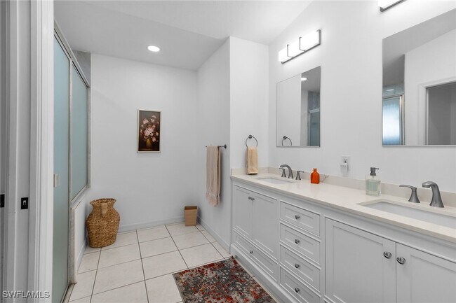 443 Dundee Ct in Naples, FL - Building Photo - Building Photo