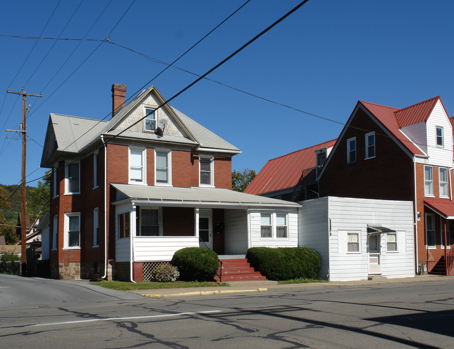 359 E Main St in Lock Haven, PA - Building Photo