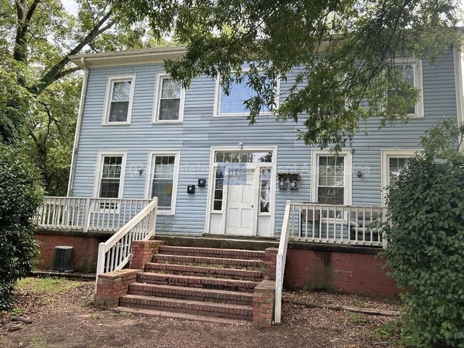 property at 738 W Poplar St