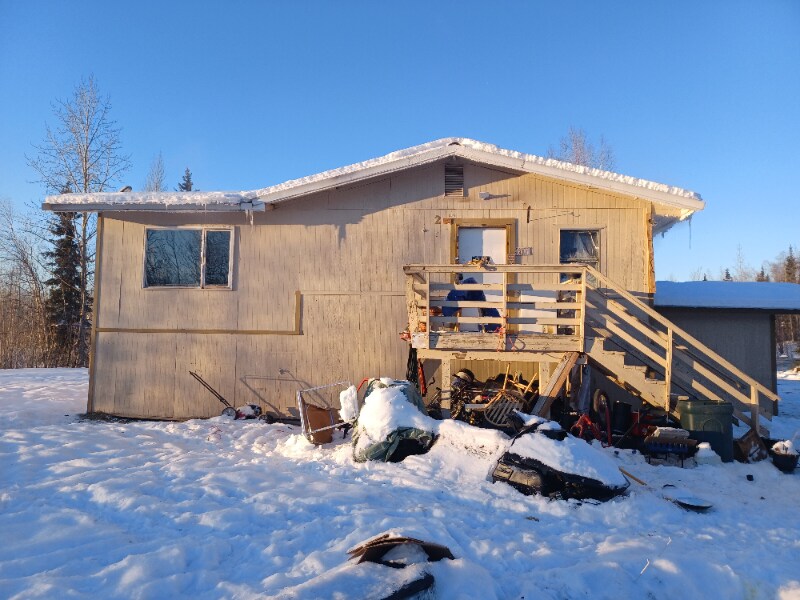 2419 S Lincoln Dr in Wasilla, AK - Building Photo