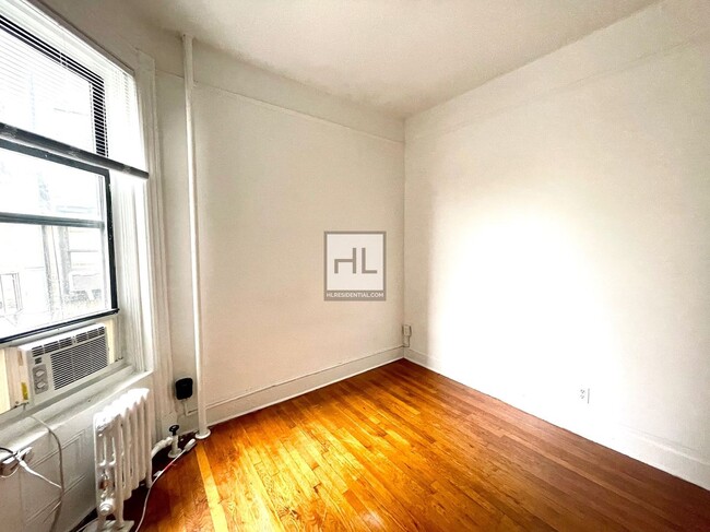 104 W 83rd St, Unit 3B in New York, NY - Building Photo - Building Photo