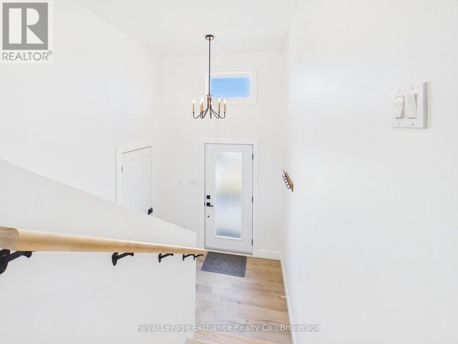 1085 Sutton St in Kincardine, ON - Building Photo - Building Photo