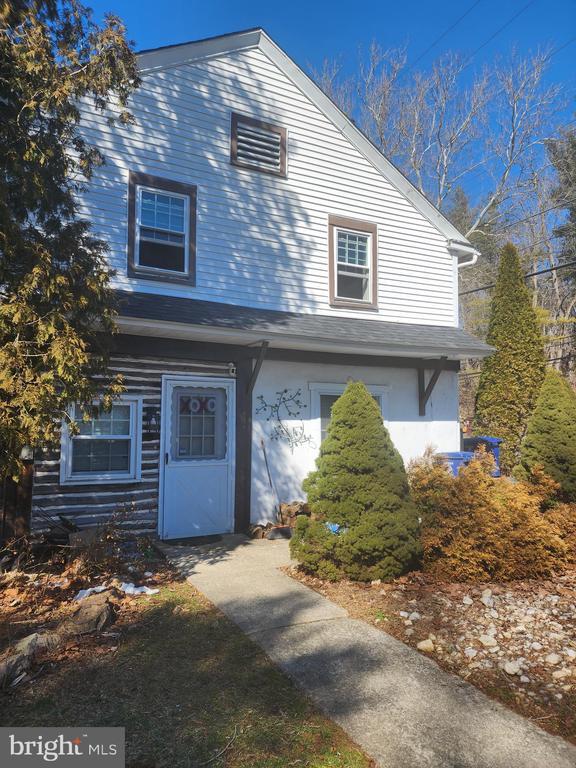 property at 870 Horseshoe Pike