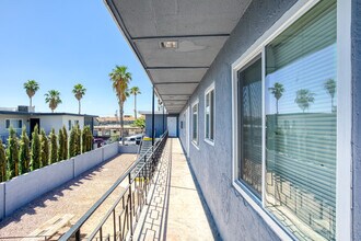 Sunrise Apartments in Las Vegas, NV - Building Photo - Building Photo