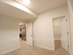 3475 Kulay Green SW in Edmonton, AB - Building Photo - Building Photo