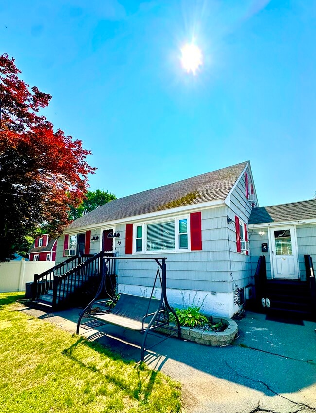 89 Bunker Hill Ave, Unit The Bunker #1 in Lowell, MA - Foto de edificio - Building Photo