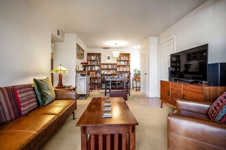 941 Calle Mejia in Santa Fe, NM - Building Photo - Building Photo