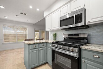 4822 Transit Cir in Austin, TX - Building Photo - Building Photo