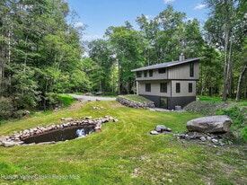 178 Chestnut Hill Rd in Woodstock, NY - Building Photo
